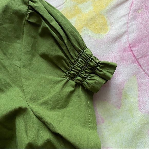 ✨2 /$25✨ Green Maternity Top - Picture 4 of 4